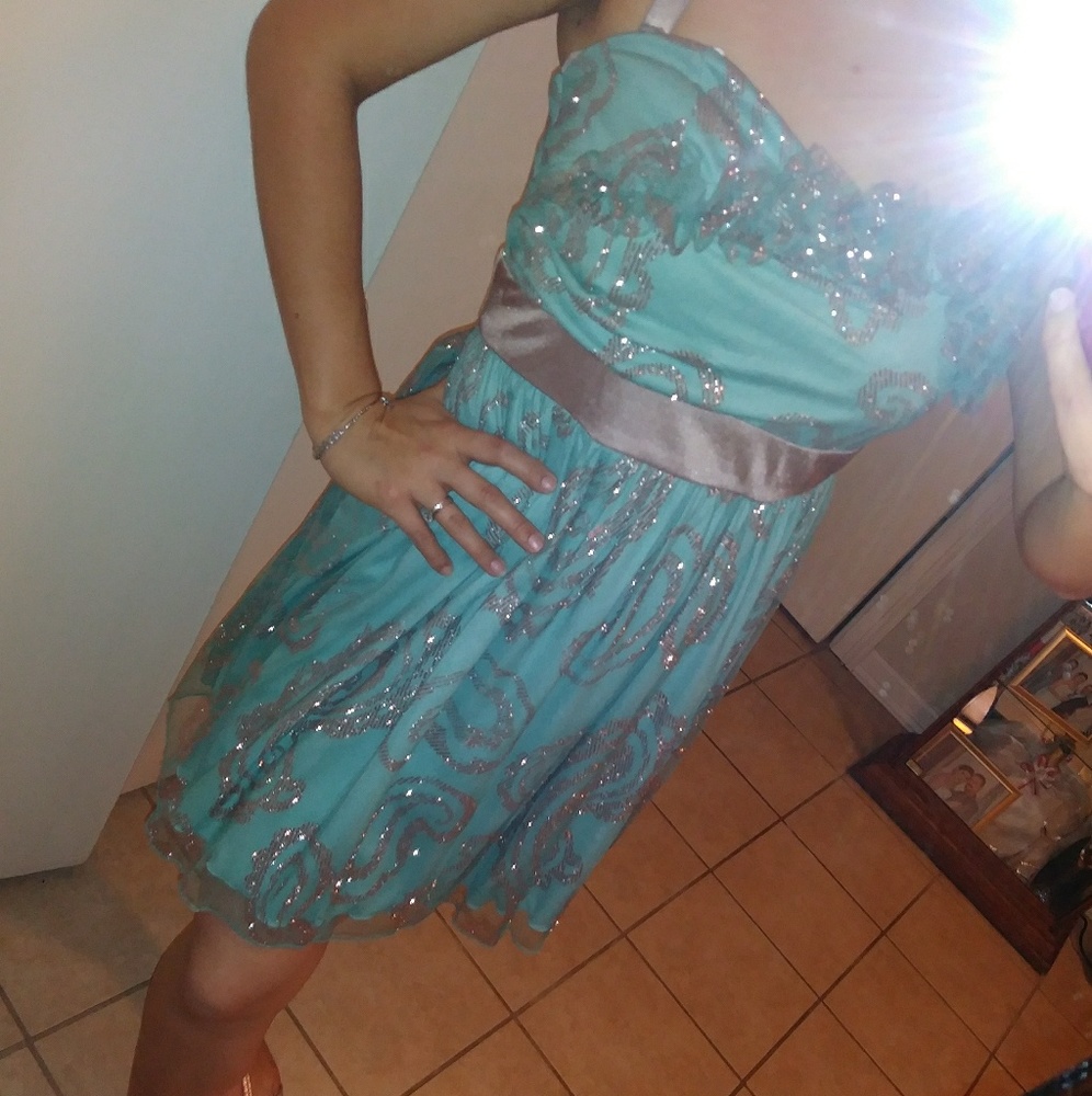 Dress - Picture 5 of 6